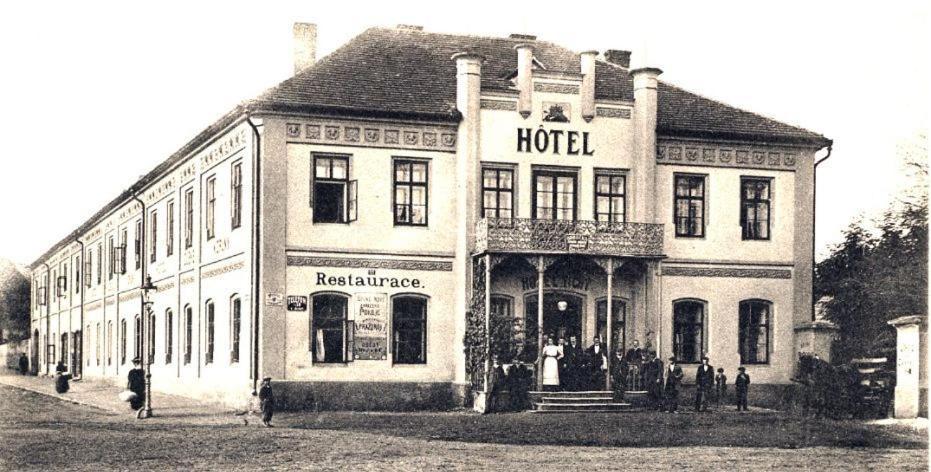 Penzion Ceska Koruna Caslav Exterior photo